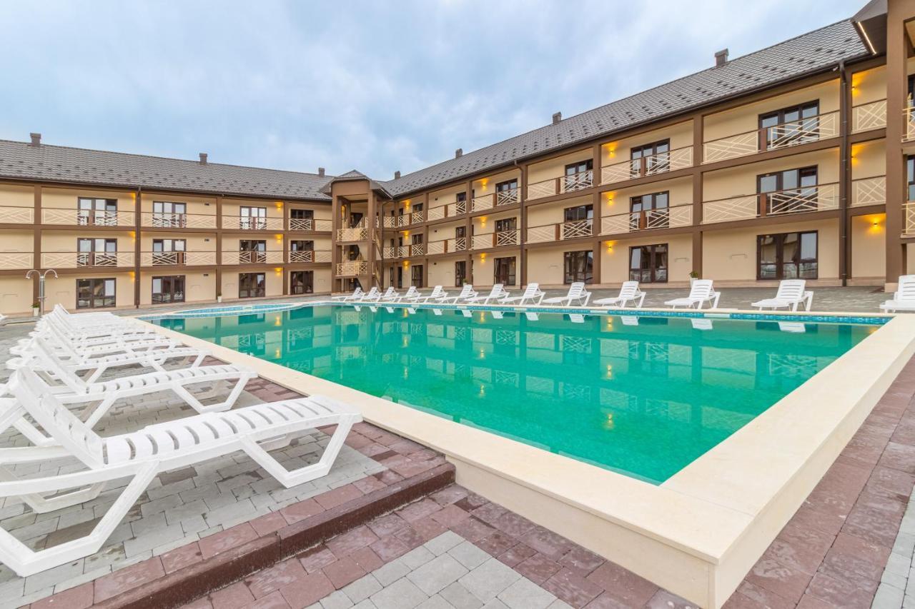 Nikoletta Hotel Solotvyno Bagian luar foto