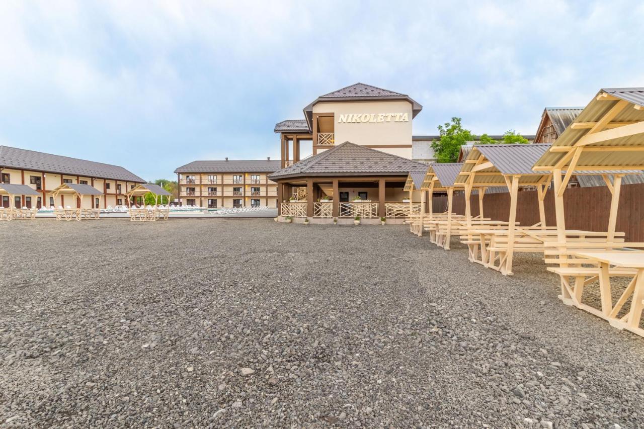 Nikoletta Hotel Solotvyno Bagian luar foto