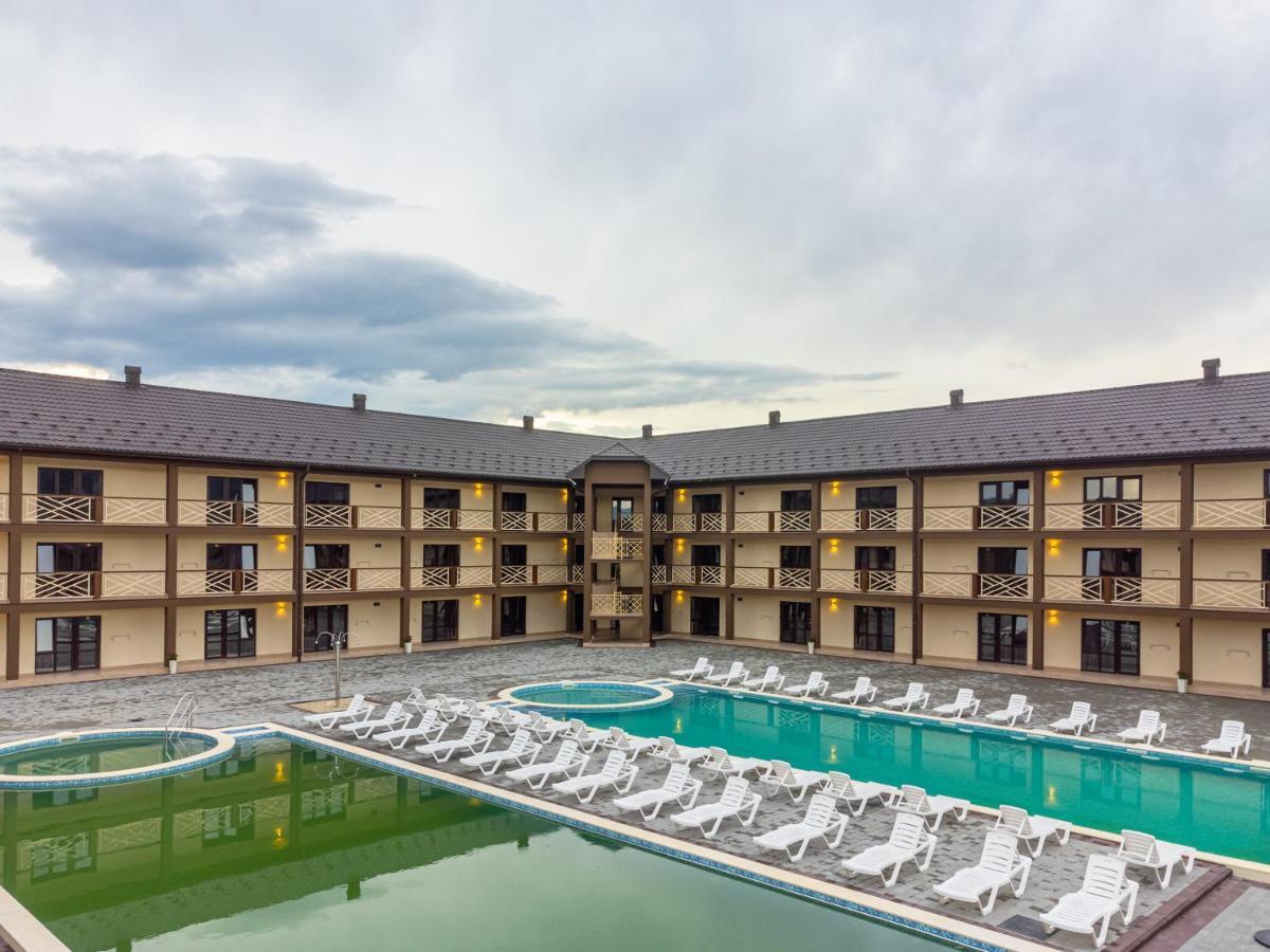Nikoletta Hotel Solotvyno Bagian luar foto