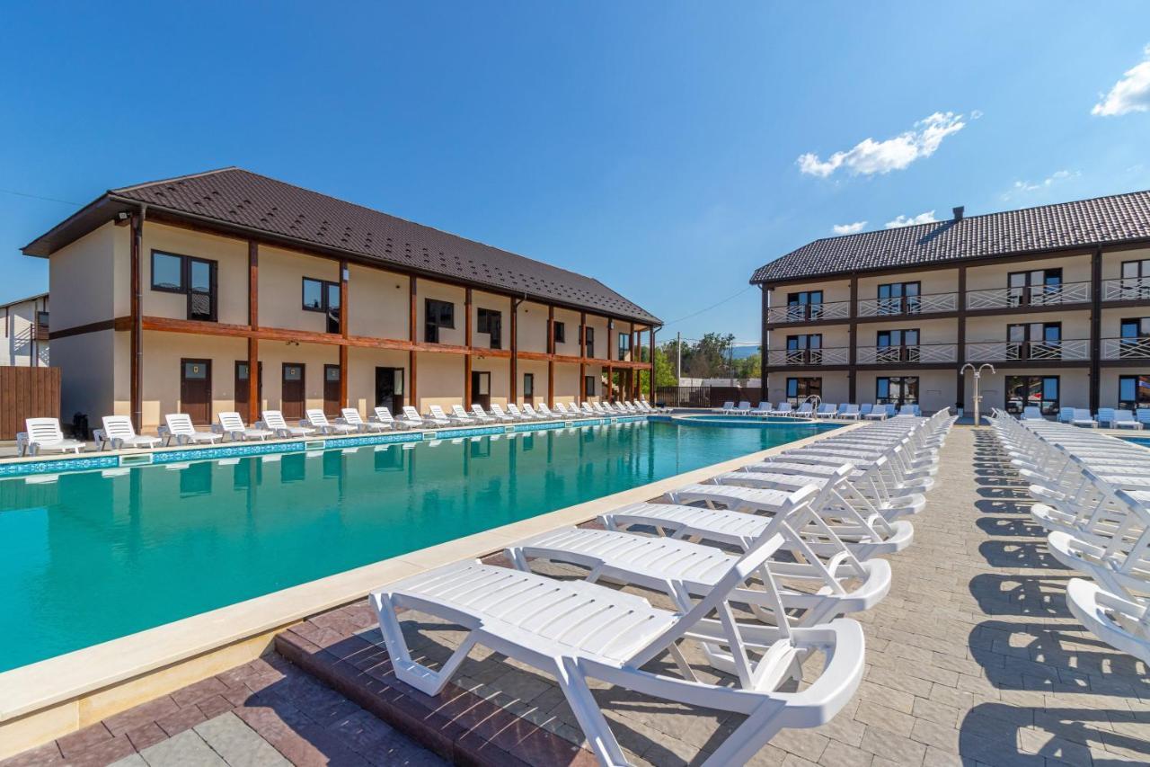 Nikoletta Hotel Solotvyno Bagian luar foto