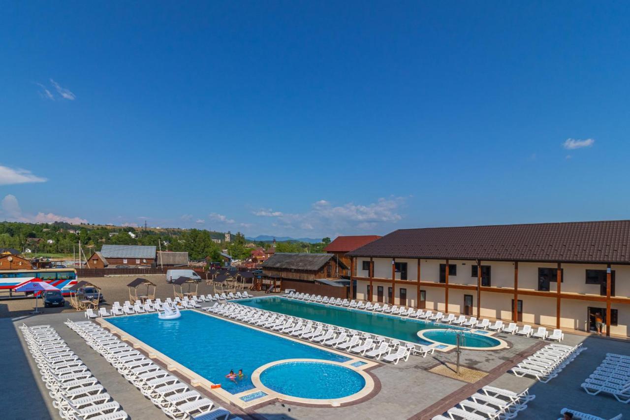 Nikoletta Hotel Solotvyno Bagian luar foto