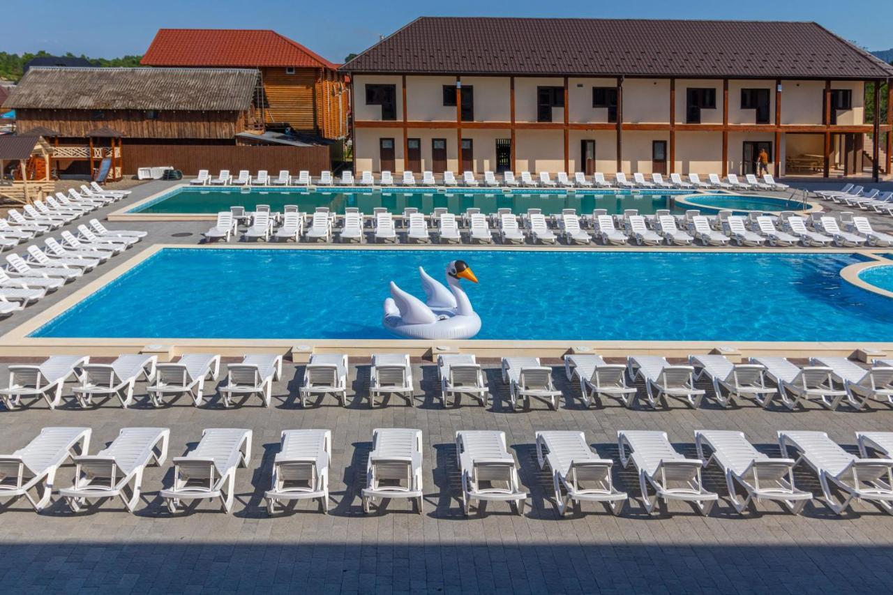 Nikoletta Hotel Solotvyno Bagian luar foto