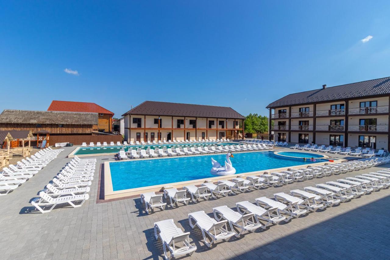 Nikoletta Hotel Solotvyno Bagian luar foto